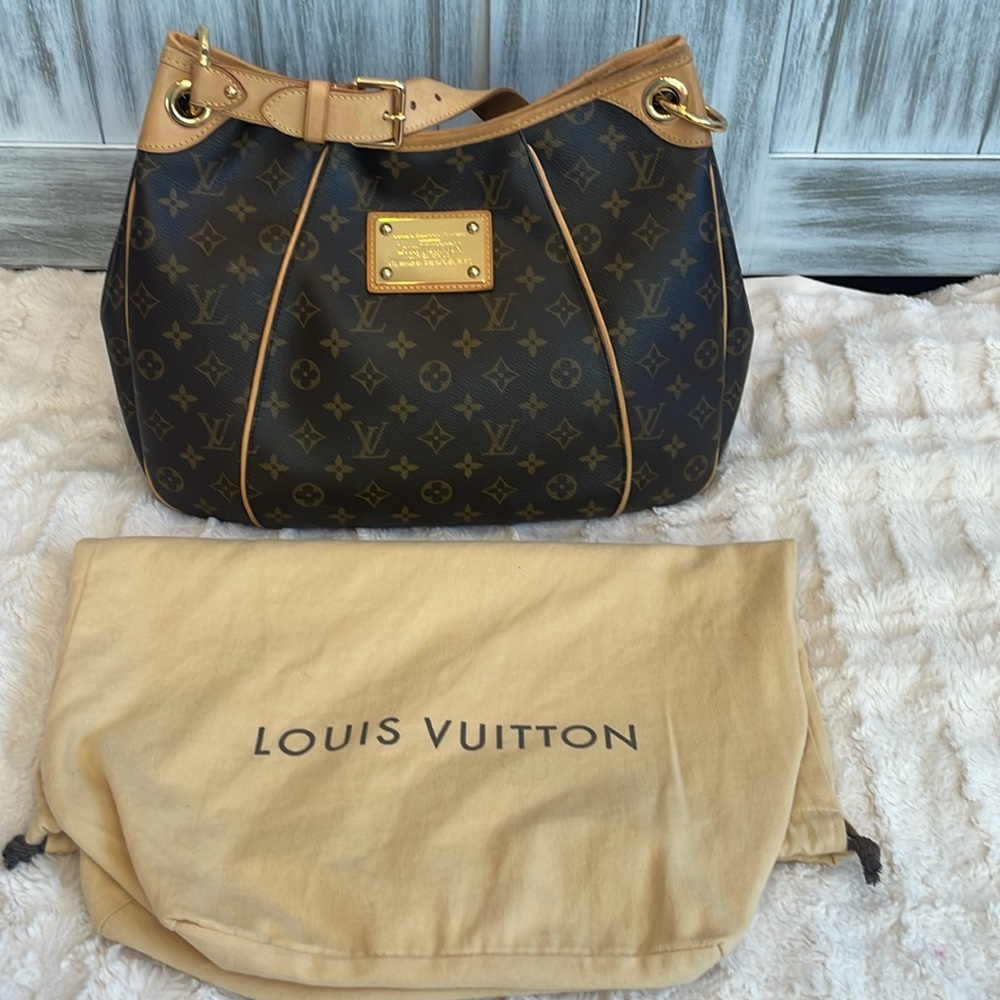 Louis Vuitton Galliera PM